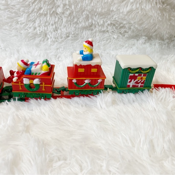 Vintage Christmas Battery Operated Electronic Musical Train Set - Picture 7 of 12